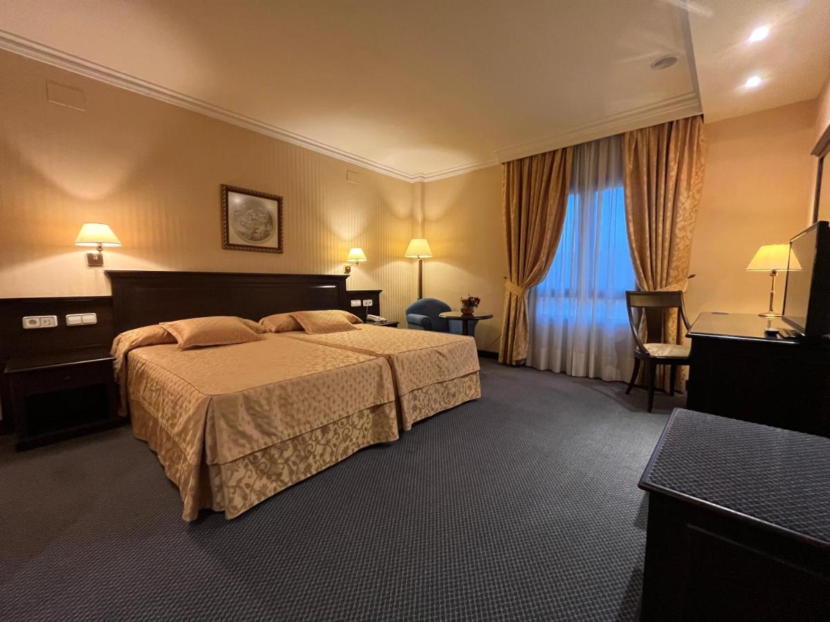 Santiago Hotel Linares  Eksteriør billede